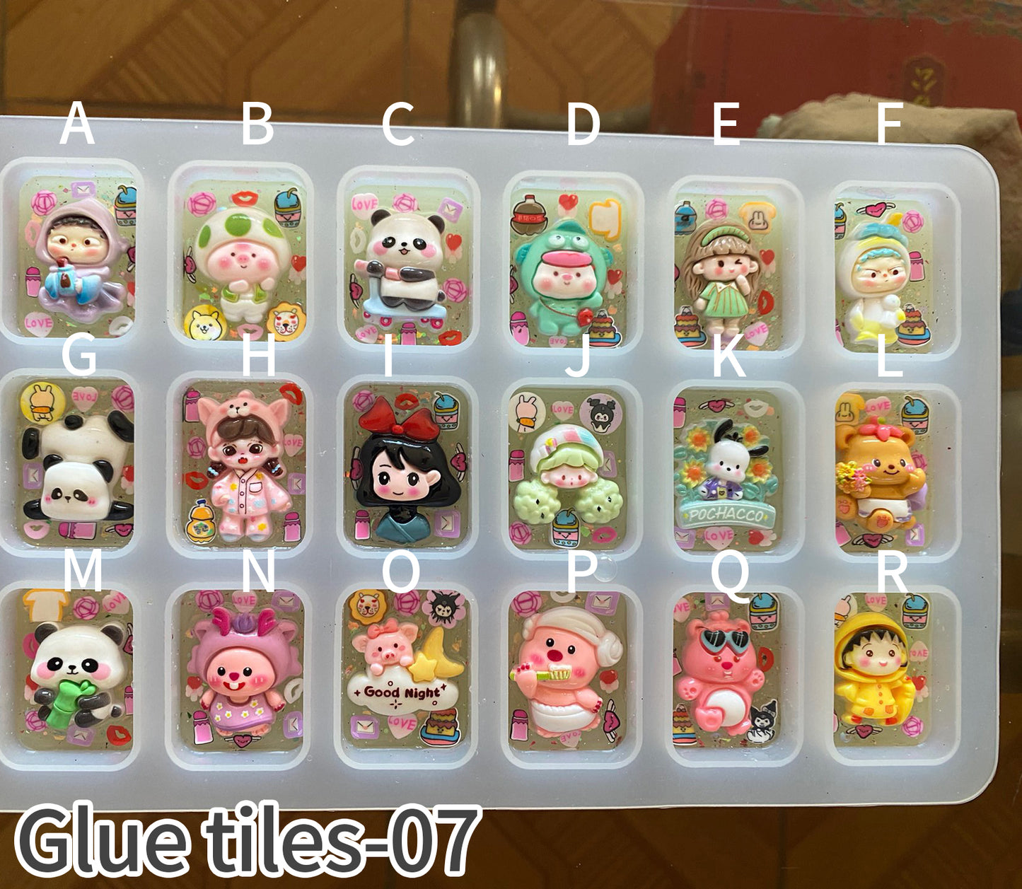 Sand flowing tiles customized
